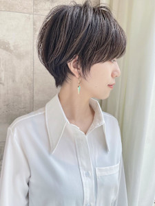 ショートボブ髪型30代40代50代前髪あり前髪なし面長畠田 - &STORIES掲載