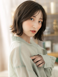 外ハネアッシュグレージュ小顔クセ毛風ボブ　韓国風巻き - COVER HAIR bliss【カバーヘア ブリス】戸田公園/戸田公園西口店掲載