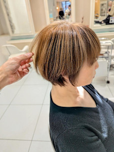 ショート×アンブレラカラー《白髪ぼかし》 - AVENIR 我孫子店掲載