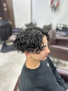 波打ちスパイラル - GLADGE池袋/ダブルカラー/ブリーチ掲載