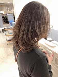 2025年大人気髪型ワンカールミディアム30代40代ヘア丸顔 - CHAINON 赤羽店掲載