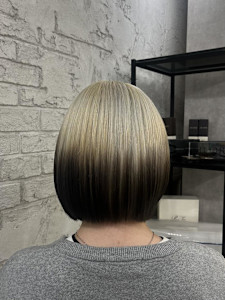 大人可愛い丸みボブホワイトルーツカラーデザインカラー - prize 池袋【プライズ】池袋西口店掲載