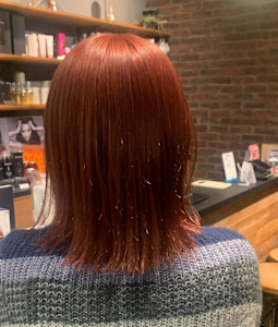 ワンブリーチでチェリーレッド - 半個室型美容室 Sourire 博多店掲載