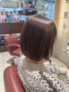 白髪も味方にファッションカラーでラベンダーアッシュ - EMU international 春日部本店掲載