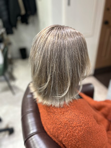 ホワイトグレージュ - GLADGE池袋/ダブルカラー/ブリーチ掲載