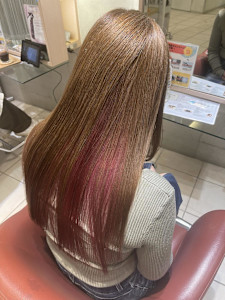 ピンクインナーカラー／縮毛矯正／白髪染め