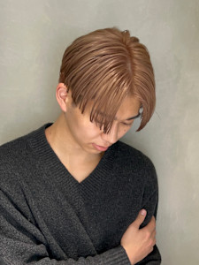 ワンブリーチ/ミルクティーカラー/センターパート - Lond un Maison. 原宿【ロンド アン メゾン】掲載