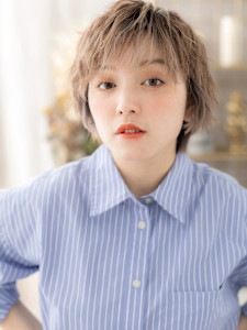 フレンチカジュアルくせ毛風マッシュパーマ　ホワイトブロンド - COVER HAIR bliss【カバーヘア ブリス】志木/志木南口駅前店掲載