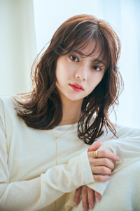 似合わせくびれウェーブミディアムレイヤー前髪 - little×Ray 船橋2号店掲載