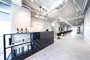 confidence-MEN’S HAIR-新宿3rd(コンフィデンスメンズヘアー シンジュクサード)