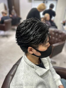 毛流れセンターパート - GLADGE池袋/ダブルカラー/ブリーチ掲載