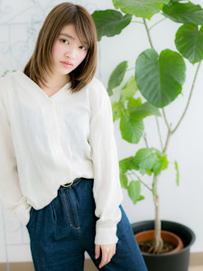 ハイトーンカラーでナチュラルミディ - Lily. 北千住【リリィ】掲載