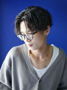 10代20代メンズツイストスパイラルセンターパートマッシュ - BOB men’s 金沢掲載