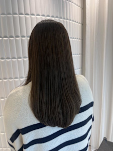 オリーブベージュ