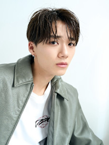 韓国ヘア/毛流れセンターパート/ダークアッシュ/毛流れ - Lond un Maison. 原宿【ロンド アン メゾン】掲載