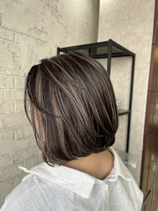 30.40代白髪ぼかしハイライトベージュグレー - prize 池袋【プライズ】池袋西口店掲載