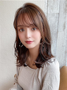 韓国風美髪外ハネボブくびれミディアムレイヤーワイドバング - AFLOAT/L 錦糸町【アフロートエル】掲載