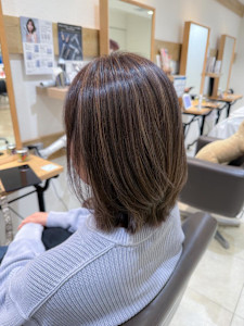 白髪ぼかしハイライトカラー30代40代50代ブルーグレージュ - KENJE ODAKYU SHONAN GATE掲載