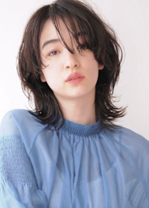 黒髪シースルーバンクのウルフレイヤー/ハッシュカット  - tricca 代官山本店 【トリッカ ダイカンヤマ】掲載