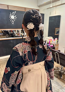 卒業式　小学生  ツイン編みおろしスタイル - ability hair掲載