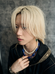 ハイトーン/ウルフ/ミディアムヘア/ブロンド