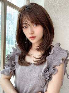 イメチェン後れ毛が可愛い顔周りレイヤー美髪アッシュベージュ - AFLOAT/L 錦糸町【アフロートエル】掲載