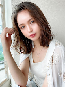 イメチェン後れ毛が可愛い顔周りレイヤー美髪アッシュベージュ - AFLOAT/L 錦糸町【アフロートエル】掲載