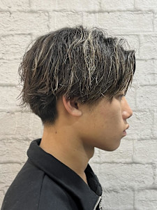 メンズ／センターパート／ツーブロック／刈り上げ - グレイスフルバーバー プラチナム掲載