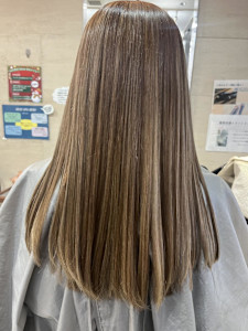 30.40代白髪ぼかしハイライトピュアベージュ - prize 池袋【プライズ】池袋西口店掲載