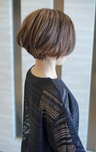 【50代】白髪ぼかしハイライト - mouf -hair&eyelash-掲載