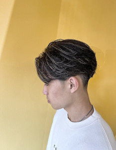 センターパート×ベージュメッシュ - BARNEYS　HAIR掲載