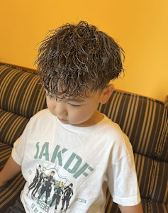 キッズ波巻きパーマ