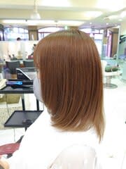 ブラウンベージュ顔周りレイヤー - HAIR & MAKE EARTH 高田馬場店掲載