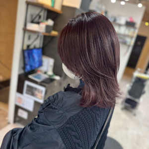 外ハネ　レイヤーカット　くびれウルフ　ベージュ　グレージュ - N° rico 名駅掲載