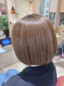 大人の透明感ハイライトボブ - EMU international 春日部本店掲載