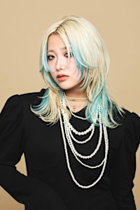 スラッシュカラー　デザインカラー　ハイトーン　表参道/原宿 - Null 表参道本店 デザインカラー/ダブルカラー掲載