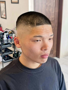 【10代 男性】ロンドンボウズフェード（大宮/バーバー） - Graceful Barber London掲載