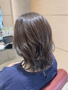 巻かなくても決まる外ハネくびれヘア - EMU international 春日部本店掲載