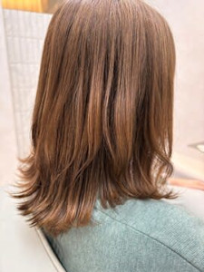 顔まわりレイヤー×白髪染めなしカラー - PLUTO-alana hair&scalp salon掲載