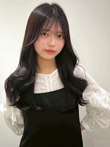 暗髪ラベンダーベージュ ロングレイヤー 韓国風巻き 20代 - Ai WilL掲載