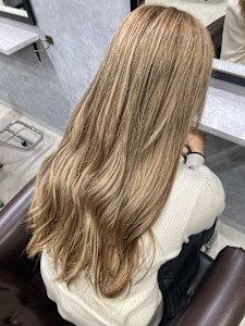 ミルクティーベージュカラー - GLADGE池袋/ダブルカラー/ブリーチ掲載