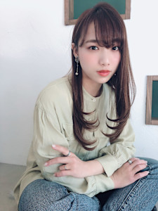 柔らか質感の大人ロング - TEAR AVEDA掲載