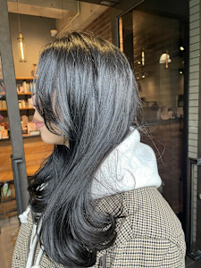 つやつやブルーブラック - 半個室型美容室 Sourire 博多店掲載