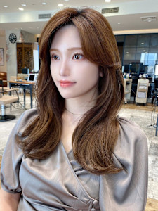 後れ毛が可愛い顔周りハイレイヤーロングチェリーブラウン - AFLOAT/L 錦糸町【アフロートエル】掲載