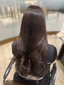 Mako ラベンダーグレージュ 透明感 ブリーチなし - Euphoria 銀座本店 Smart Salon【ユーフォリア】掲載