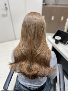 Mako ミルクティーベージュ ハイトーン ケアブリーチ - Euphoria 銀座本店 Smart Salon【ユーフォリア】掲載