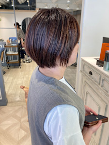 えりあしスッキリブラウンショートボブ赤羽カットが上手い美容室 - CHAINON 赤羽店掲載