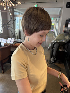 透明感カラー/ブリーチカラー/ベージュ/マッシュショート - ungu GALLERY掲載