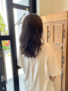 グレージュカラー×レイヤーロング（白髪染め可） - Laedi掲載