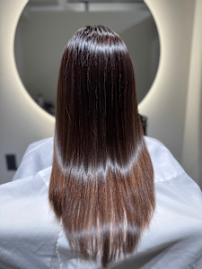 メテオストレート×ナチュラルブラウン 『銀座/個室』 - answer BEAUTY SALON掲載